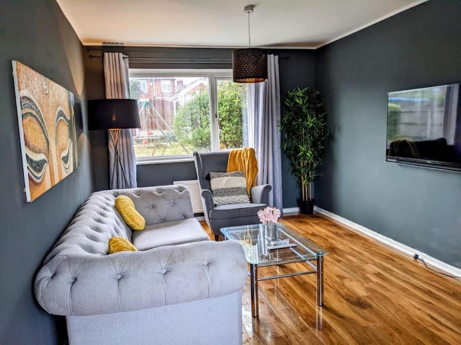 Hidden Gem !Stunning 3 Bedroom Home In Sheffield Handsworth Exterior foto